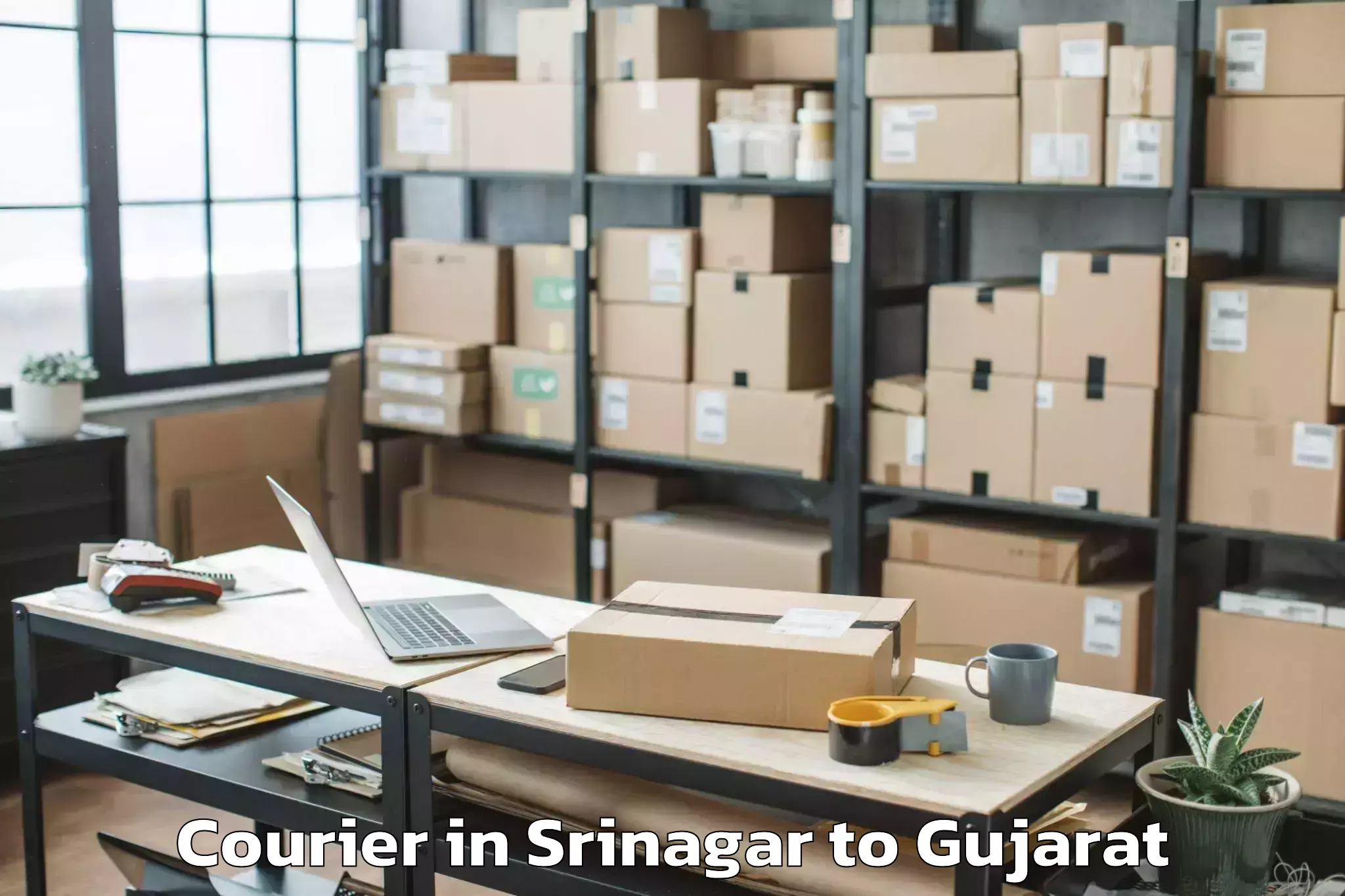 Book Srinagar to Thasra Courier